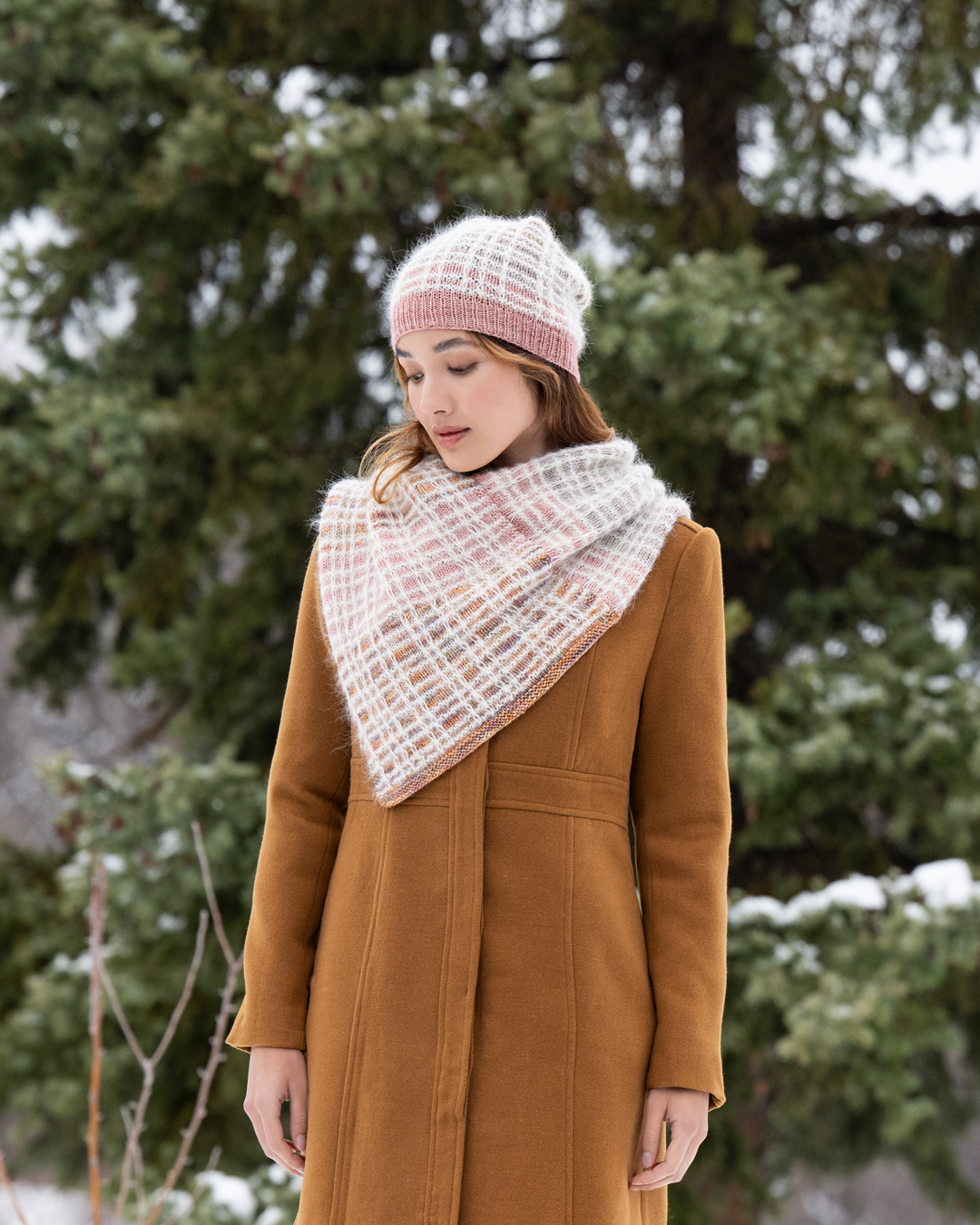 Entramado Hat and Cowl Holiday Kit